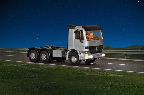 Viessmann 8030 H0 MB ACTROS 3-achs Sattelsch